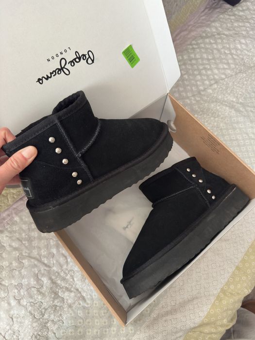 Черни велурени апрески Pepe Jeans