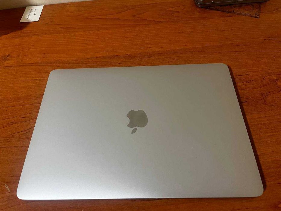 MacBook Pro M1 srochna sotiladi