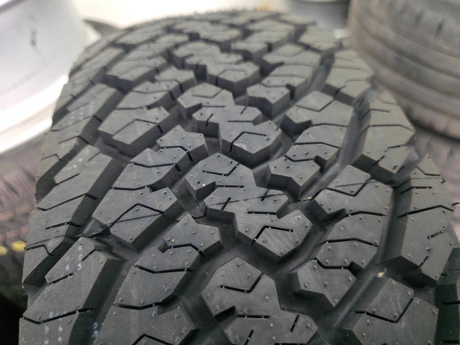 Нови всесезонни гуми All Terrain - 215 65 16 - Gripmax
