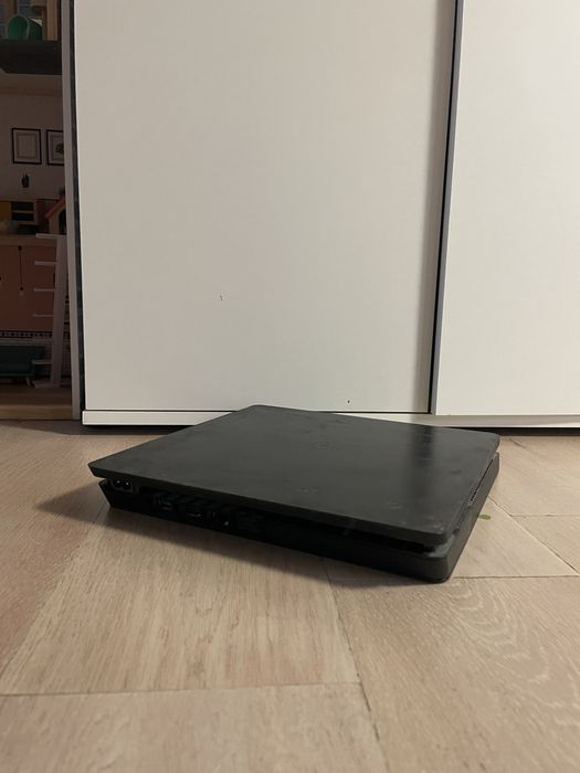 Playstation 4 slim 500gb HDR JET BLACK