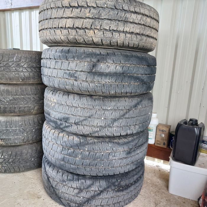 Vand 5 Cauciucuri 225/70/R15 C M+S Stare perfecta!