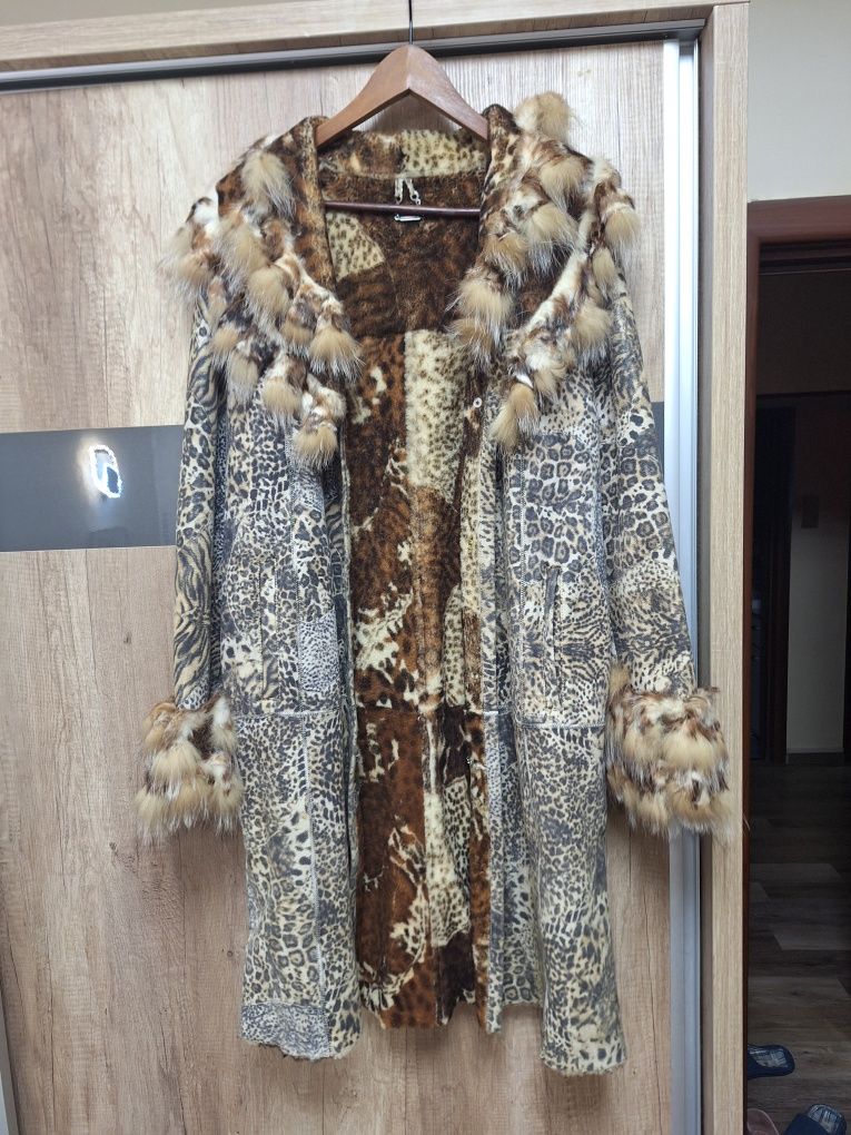 Vând cojoc blană naturală. Mărimea 42.