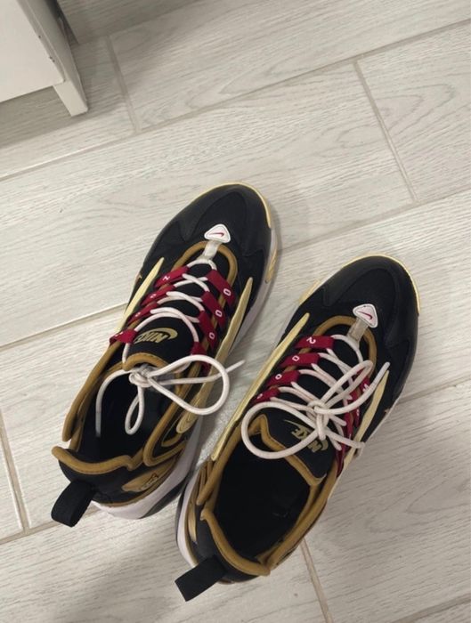 Adidasi Nike Zoom 2000