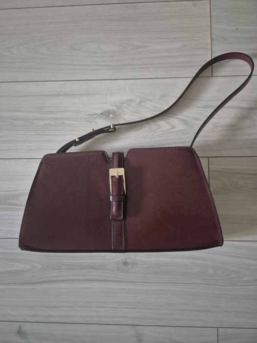 Vând geanta ca noua