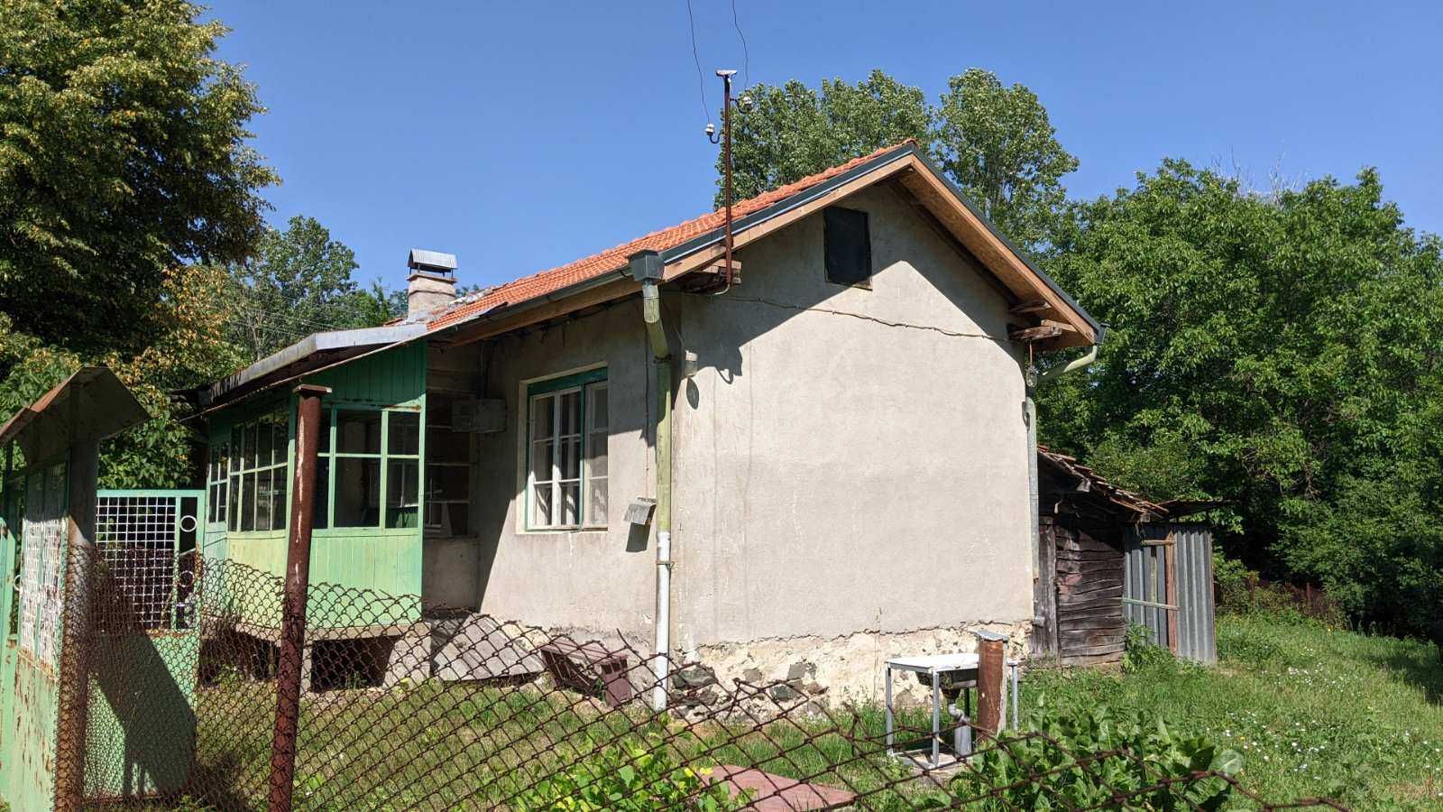 Продава парцел 648 м2, в жилищна зона на махала „Логатор” гр. Брезник