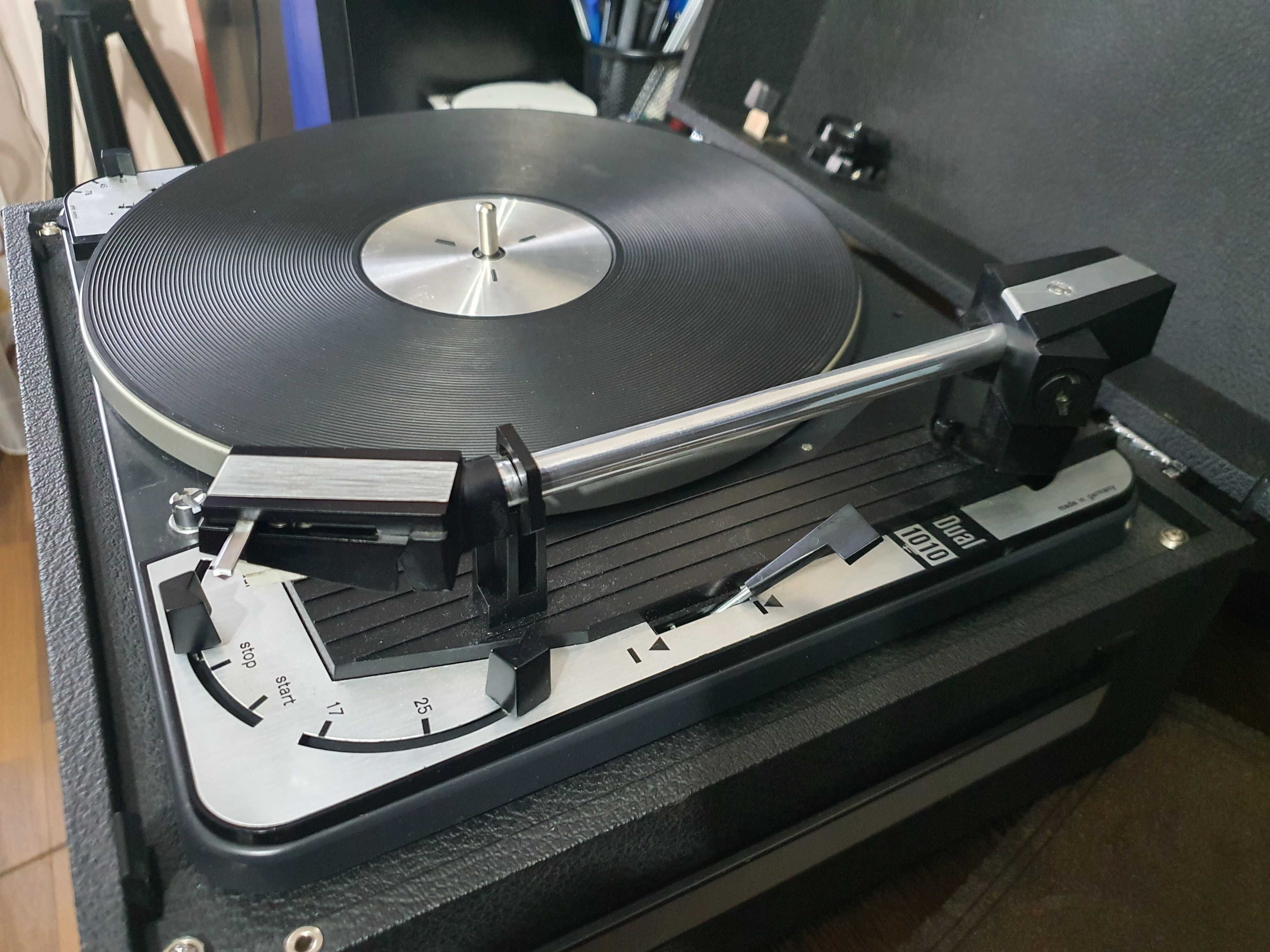 Pick-up stereo DUAL 1010, cu amplificare și complet automat
