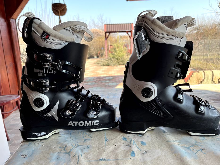 Schiuri -pachet fain pentru schioare!