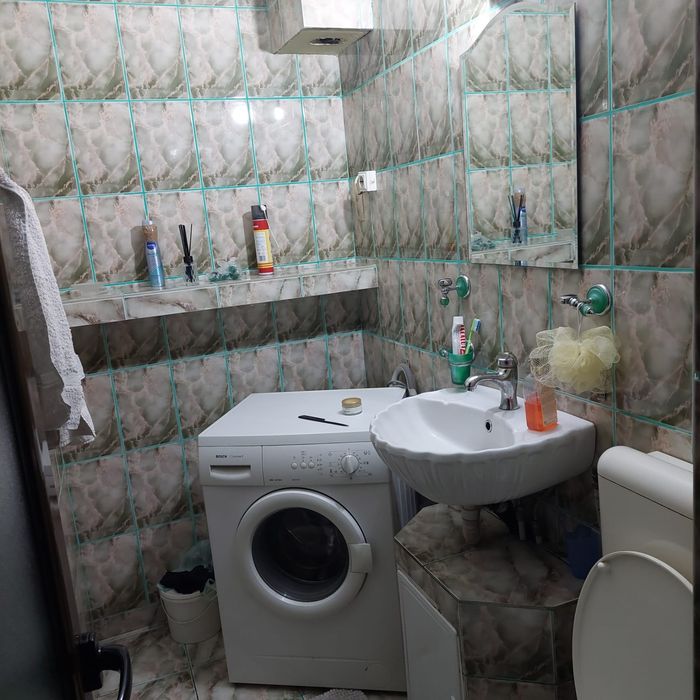 Vand apartament 4 camere, 2 bai, decomandat