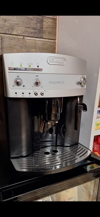 Кафе машина Delonghi Magnifica