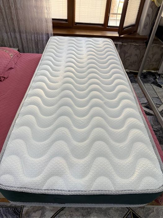 Янги без пружинный Матрас сотилади