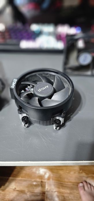 Продаю боксовый кулер AMD