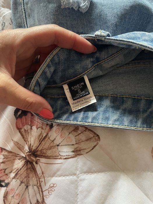 Pantaloni surti denim