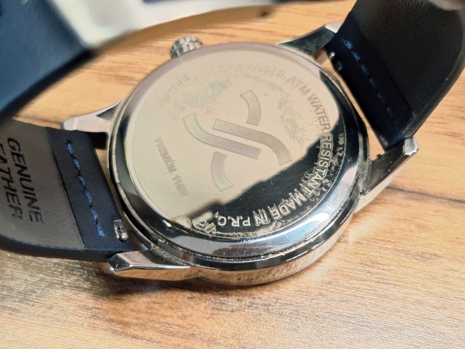 Часовници - Fossil, Orient, Daniel Klein, Daniel Hechter, Oozoo