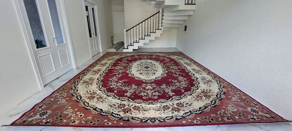 Гилам сотилади Хукмдор 5х4 2та бор