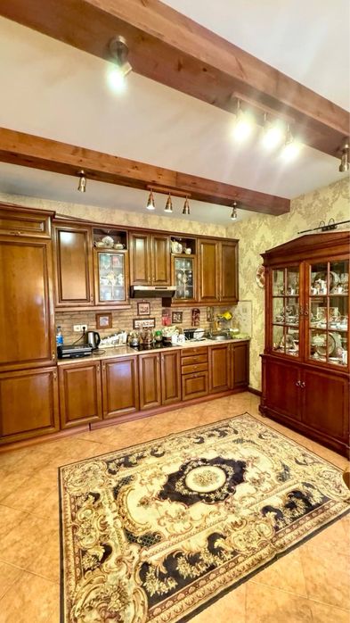 Паркентский евро дом 9соток 740кв.м 11комнат 3этажей со всеми удрбства