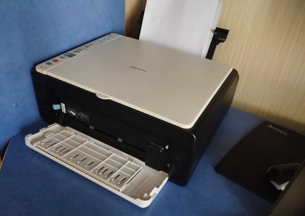 3в1 МФУ принтер Ricoh SP 100su лазерный чернобелая печать. Заправлен.