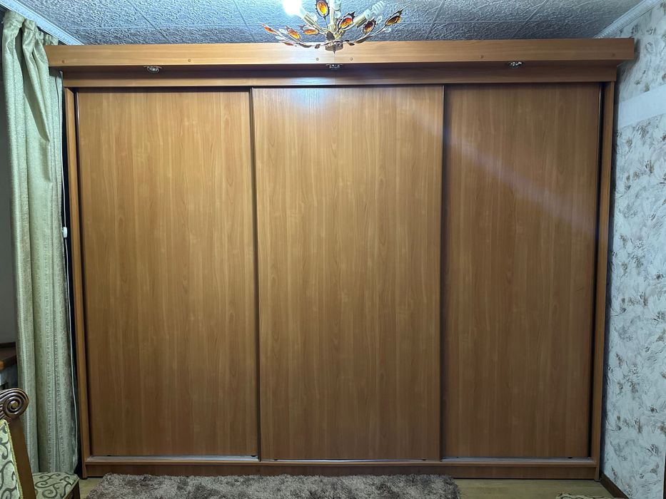 Купейный шкаф в хорошем состоянии