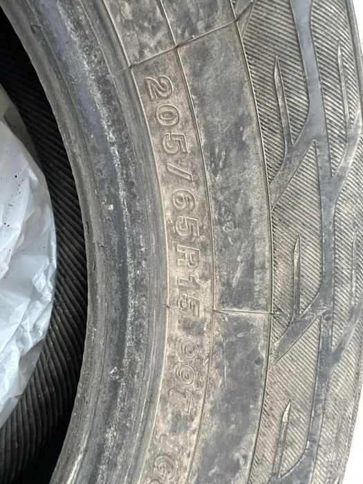 Шина резина колеса 205/65/15. Зимняя Зимний