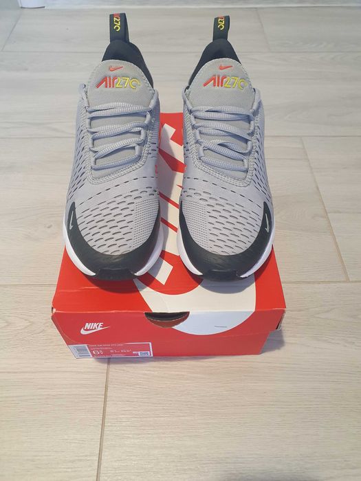 Adidași Nike Air Max 270 Damă