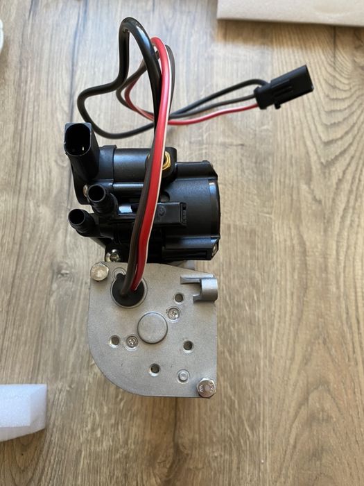 Compresor Perne de Aer BMW Seria 5 F11 NOU!