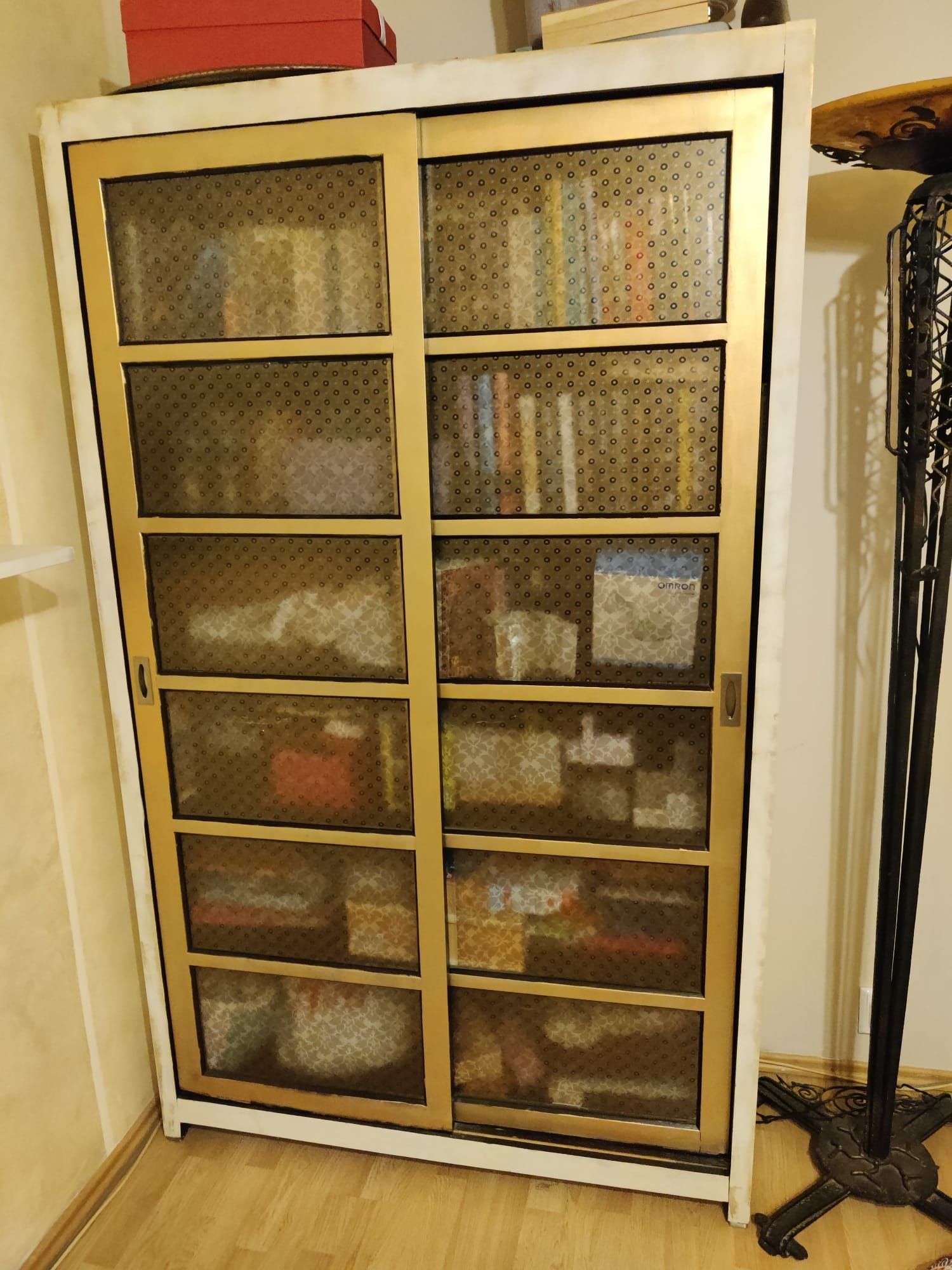 Mobexpert Bibliotecă/ vitrină din lemn masiv stejar