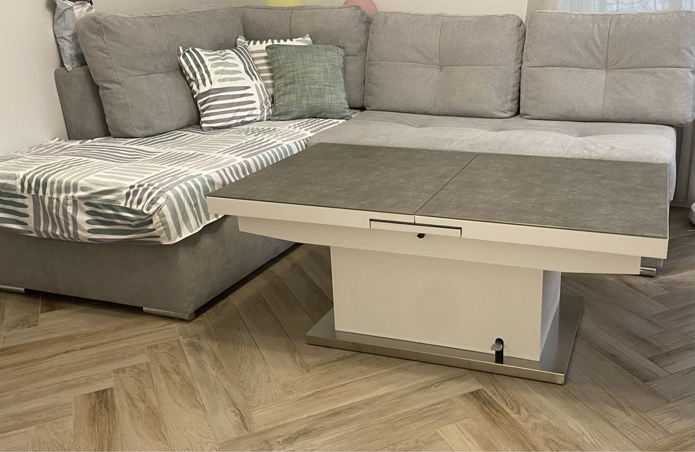 Маса с повдигащ механизъм