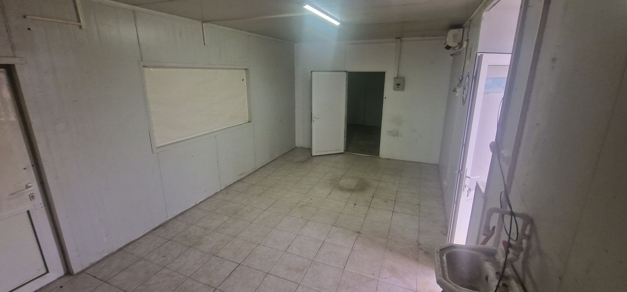 Spatii comerciale /birouri de inchiriat