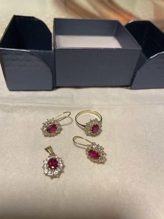 Set aur 14 carate cu rubin si CZ!