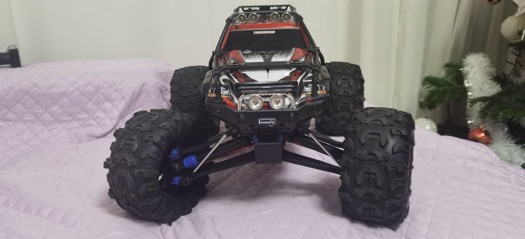 Automodel 1:10 Traxxas Summit