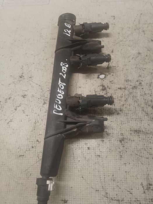 rampa plus injectoare  peugeot 2008 1.2 benzina 2016