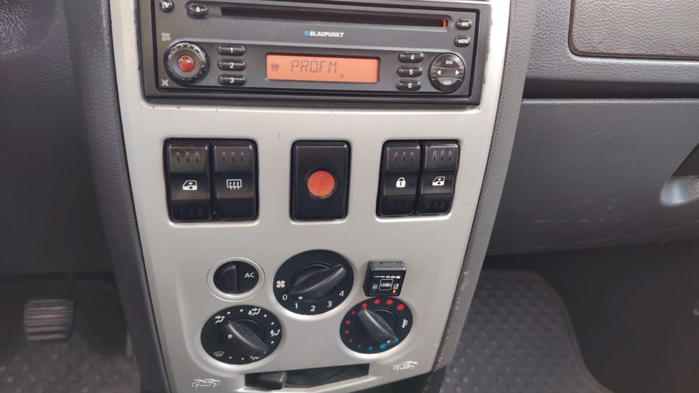 vand dacia  logan full 14 benzina  +gpl  an  2007  euro 4  propietar