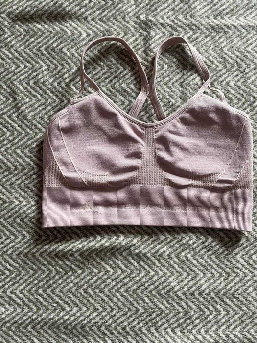 Продавам ново спортно горнище Adidas Stella Maccartney