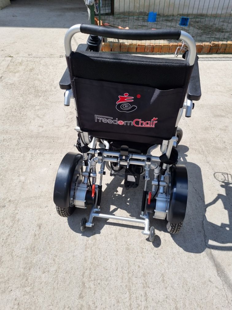 Scaun cu rotile electric Freedom Chair AO6 persoanele cu Dizabilități