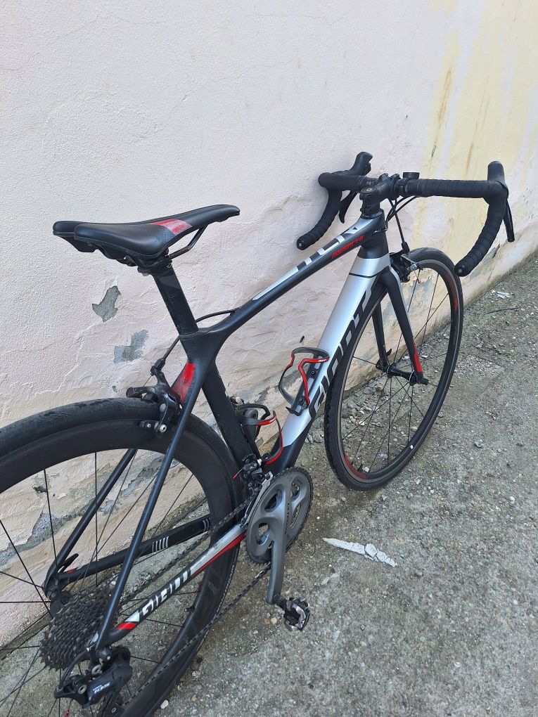 Bicicleta cursiera Giant TCR S