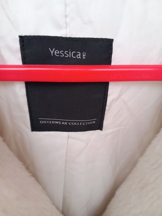 Vând haină de blana de culoare alba