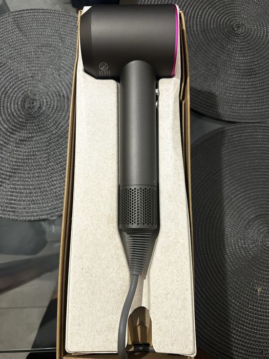 Uscator Supersonic Dyson fuchsia, 4 trepte de temperatura, 1600w