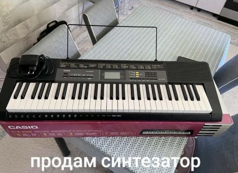 Продам синтезатор