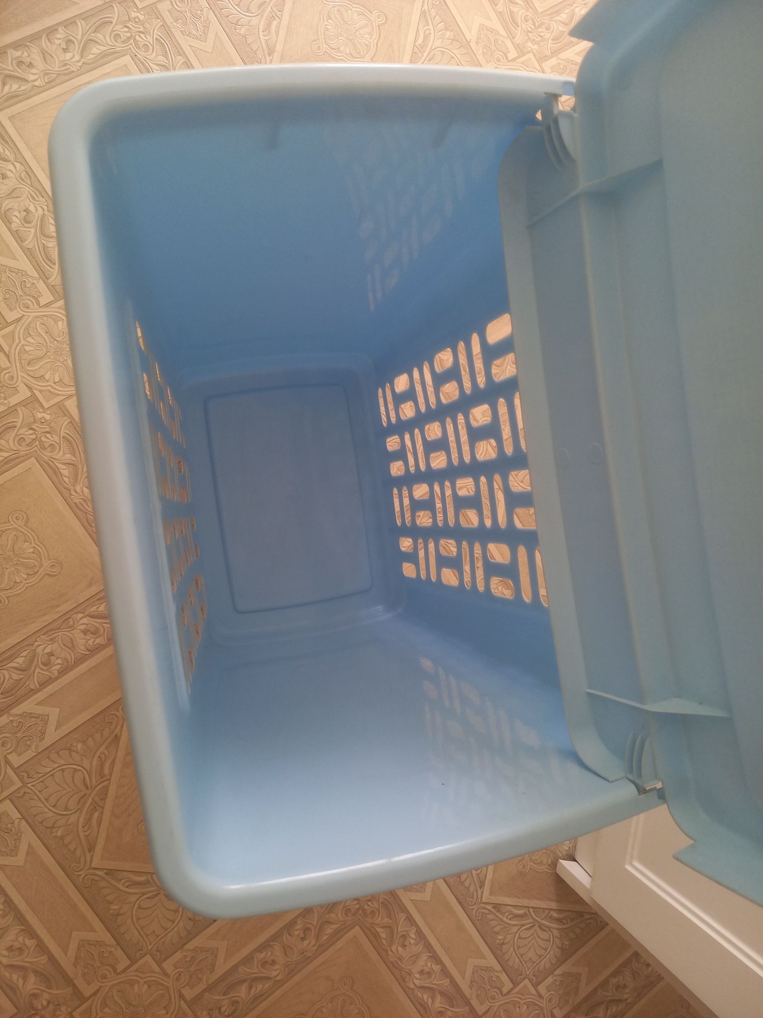 Продам корзину для белья