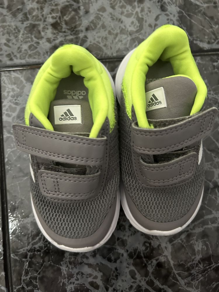 Маратонки Adidas