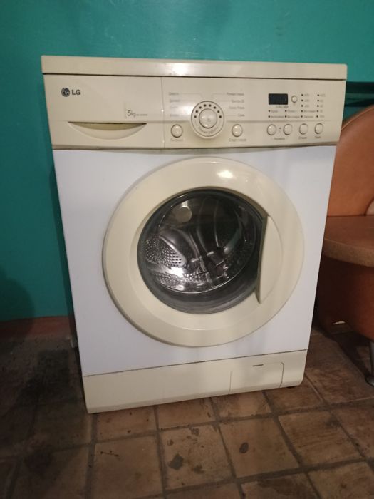 Продам стиральную машину LG 5кг