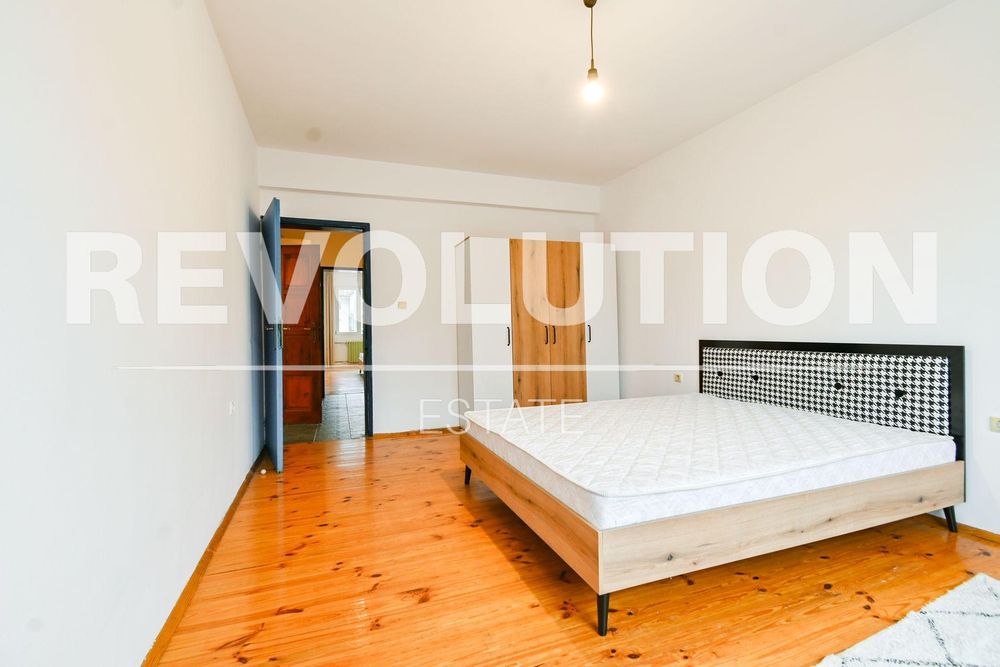 Тристаен апартамент в ж.к. Гео Милев