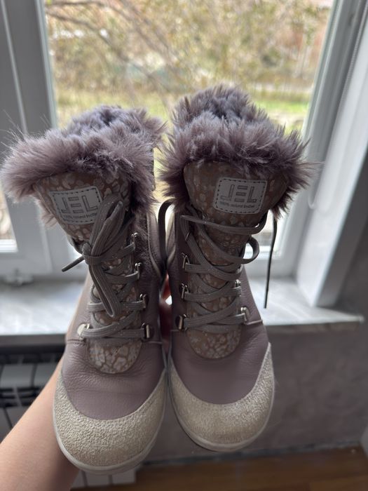 Продам натуральные сапоги