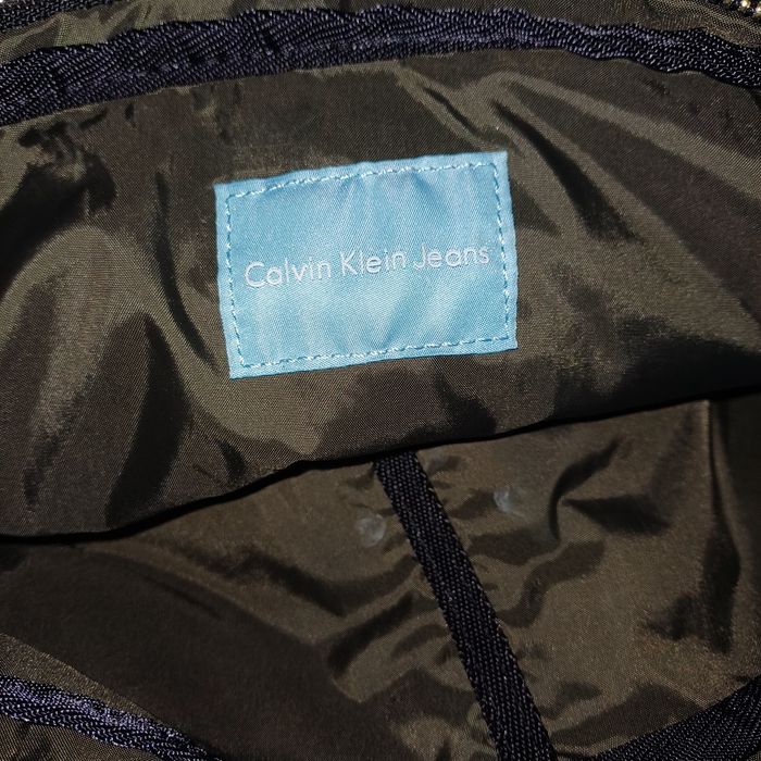 Чантичка Calvin Klein