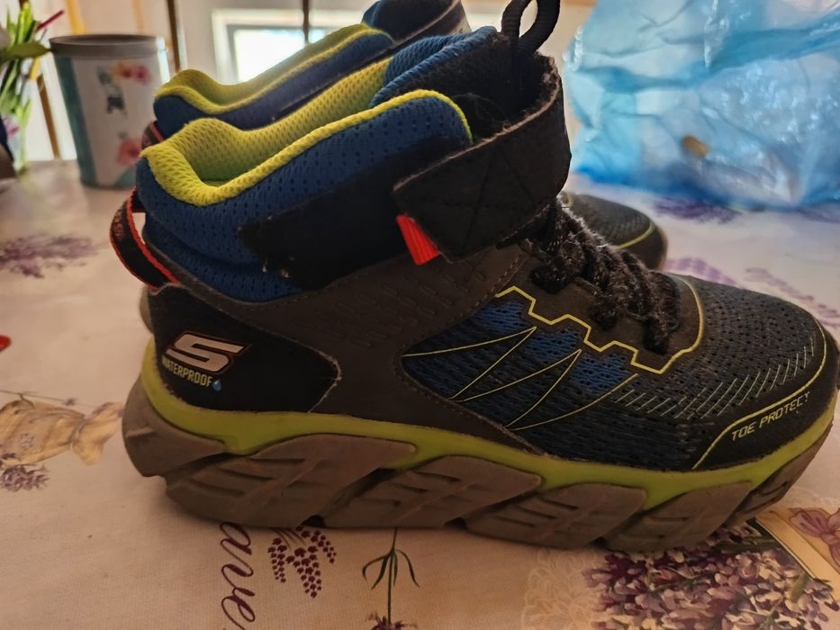 Ghete copii Skechers