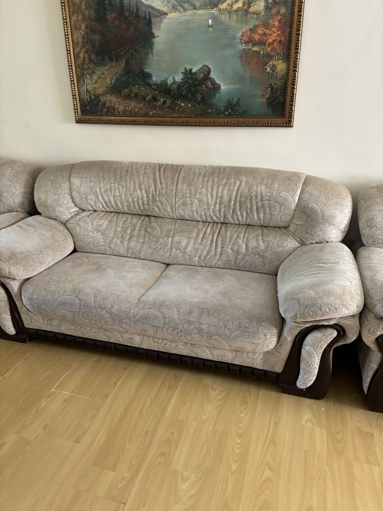 Продам диван комплект в гостиную
