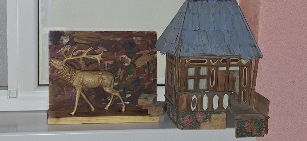 Casuța in miniatură anii 90-vază cupru-mojoar  bronz- cerb bronz.