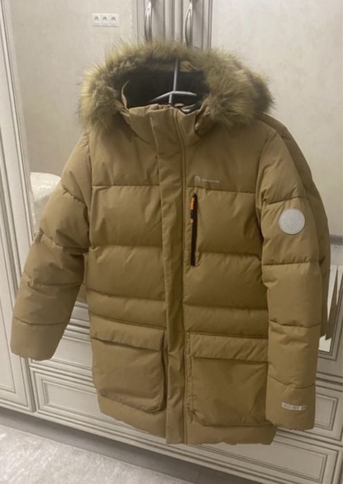 Продам Зимнюю Куртку . Оригинал . Размер 164