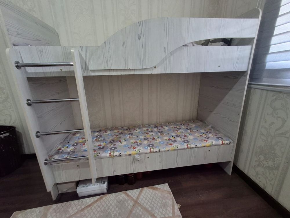 Продается двухярусная кровать в хорошем состоянии. Почти новый