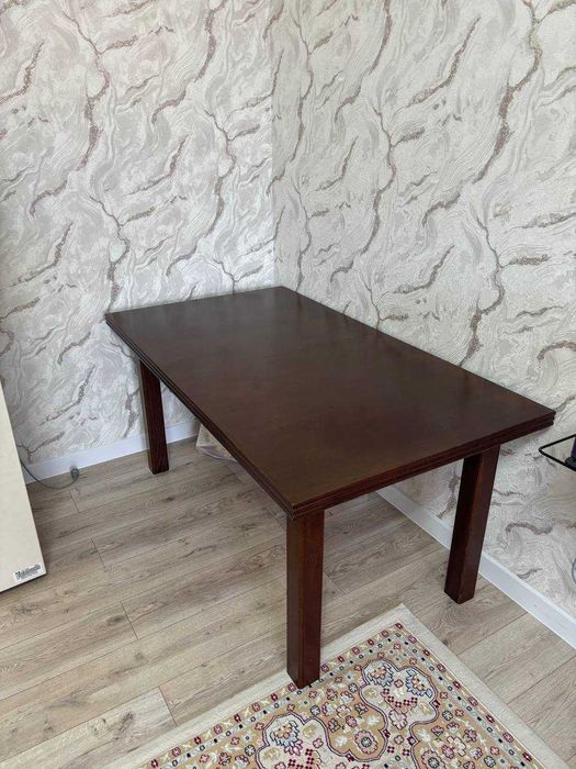 Раздвижной стол со стульями, торг имеется