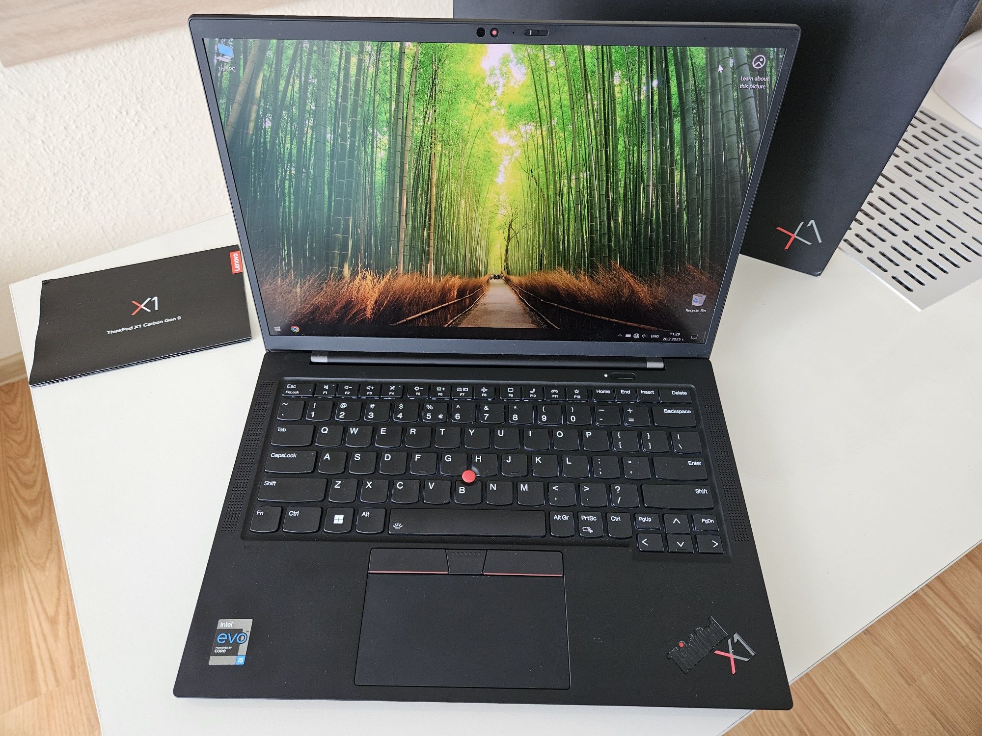 Lenovo X1 Carbon Gen9  4G-LTE/11th Gen Core i5/16Gb/512GB SSD
